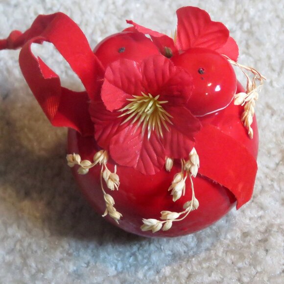 Lot 4 Vintage Holiday Hanging Red Apple Christmas Ornaments w/ Red Ribbon - Picture 13 of 15